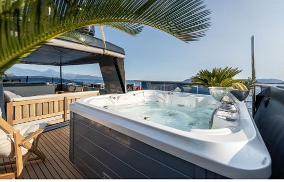 Motor yacht 2010 Falcon86s 800hp