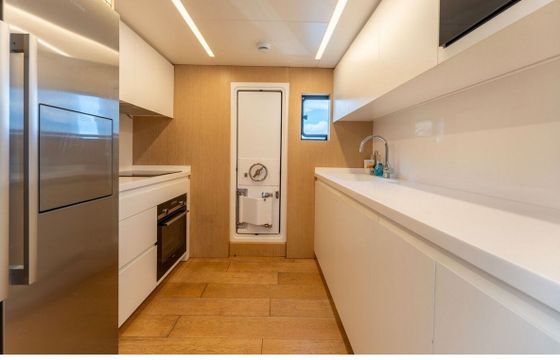 Motor yacht 2010 Falcon86s 800hp
