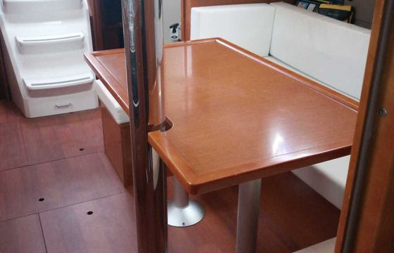 Sailboat BENETEAU OCEANIS 38 11.59m