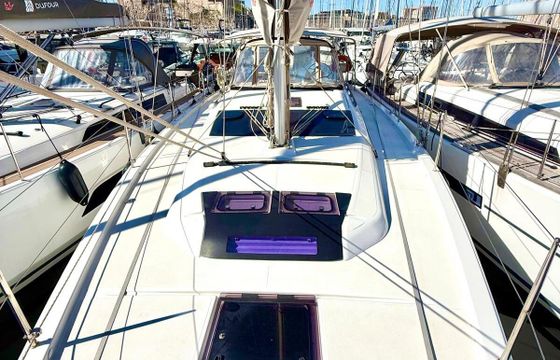 Sailboat Dufour Dufour 390 12m