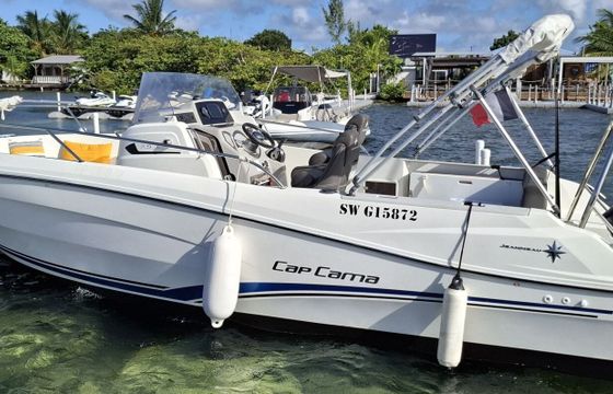 Motorboat Jeanneau Cap Camarat 7.5 CC (24') 200hp