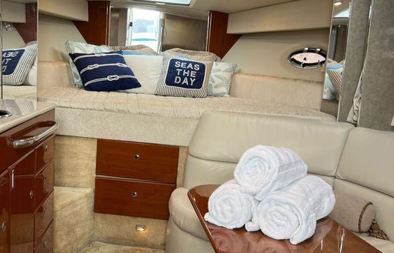 Motor yacht Formula 35ft 700hp