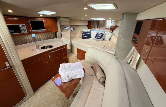 Motor yacht Formula 35ft 700hp