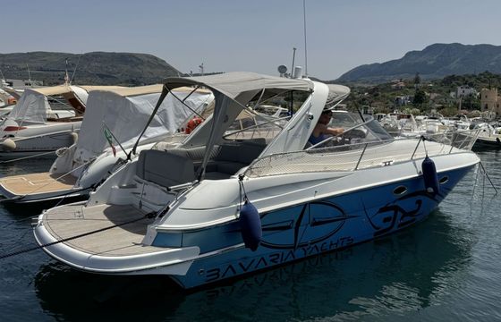 Motorboat Bavaria 32 Sport 450hp