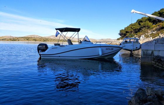 Motorboat QUICKSILVER 605 open 150hp