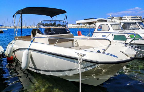 Motorboat QUICKSILVER 605 open 150hp