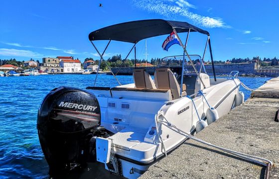 Motorboat QUICKSILVER 605 open 150hp