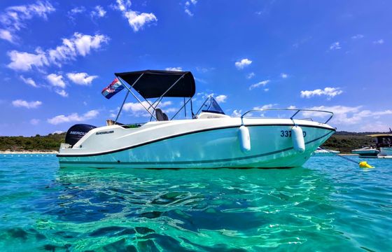 Motorboat QUICKSILVER 605 open 150hp