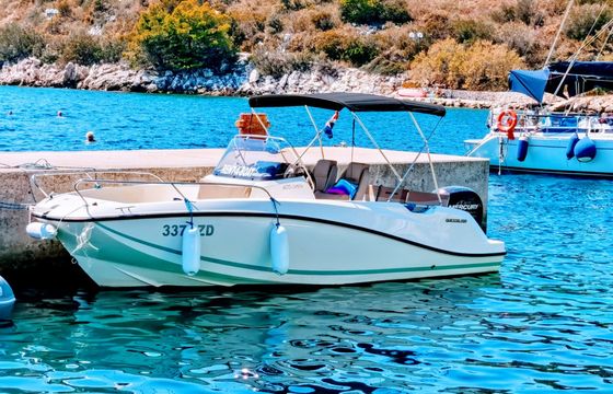 Motorboat QUICKSILVER 605 open 150hp