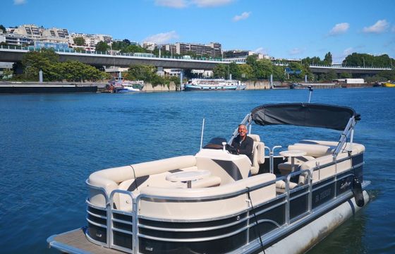 Motorboat Smoker Craft Sun Chaser 7522 60hp