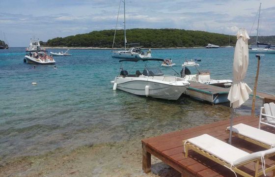 Motorboat Quicksilver Activ 755 Open 300hp