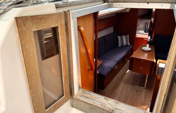 Sailboat Bavaria Cruiser 33 10m