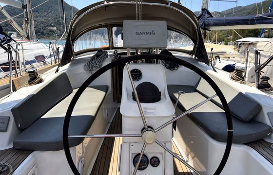 Sailboat Bavaria Cruiser 33 10m