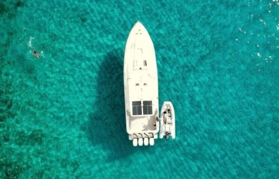 Motorboat Intrepid 475 1400hp