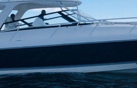 Motorboat Intrepid 475 1400hp