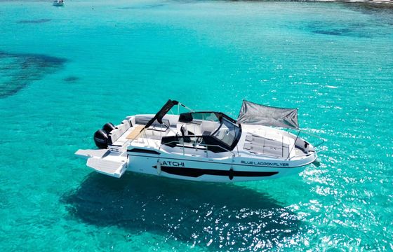 Motorboat Karnic CS 10 500hp