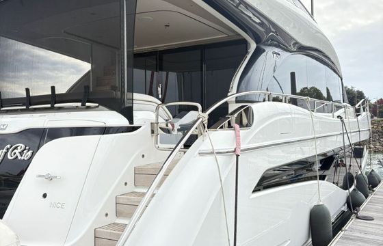 Motor yacht Princess Y72 3700hp