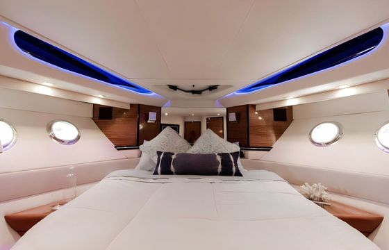 Motorboat Marquis 500 Sport Coupe 870hp