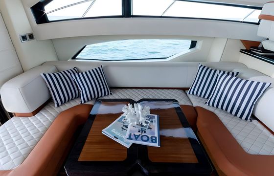 Motorboat Marquis 500 Sport Coupe 870hp