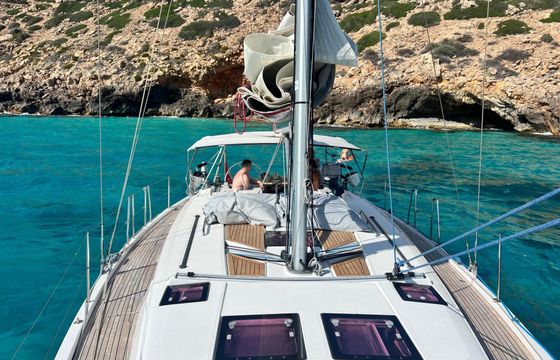 Sailboat Hanse 445 13.4m
