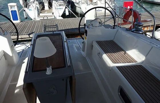 Sailboat BENETEAU OCEANIS 48 14.6m