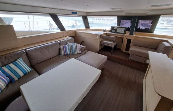 Catamaran Fountaine Pajot Ipanema 58 17.8m