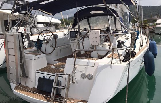 Sailboat Jeanneau Sun Odyssey 439 13.4m