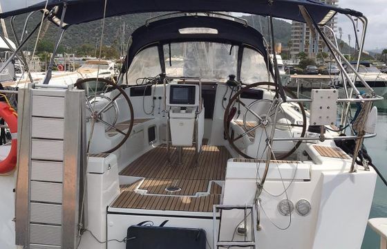 Sailboat Jeanneau Sun Odyssey 439 13.4m