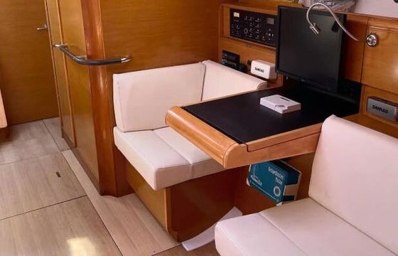 Sailboat Jeanneau Sun Odyssey 439 13.4m