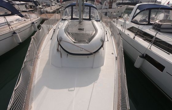 Sailboat BENETEAU OCEANIS 35.1 10.45m