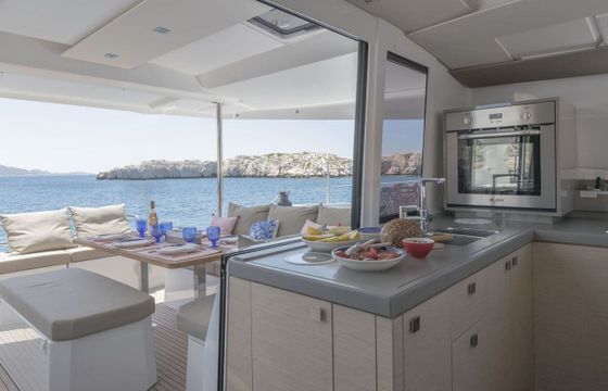 Catamaran ASTREA 42 (4 CAB + 2 / 4 SDB) 12m