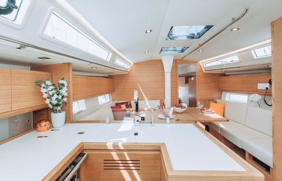 Sailboat Salona 46 14.02m