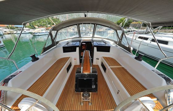 Sailboat HANSE 418 12.4m