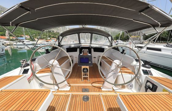 Sailboat HANSE 418 12.4m