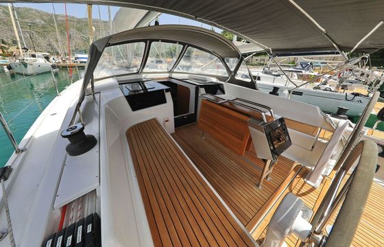 Sailboat HANSE 418 12.4m