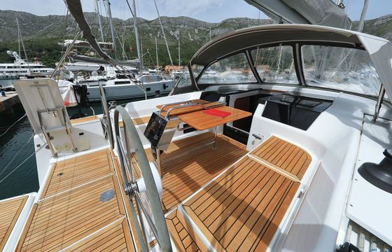 Sailboat HANSE 418 12.4m