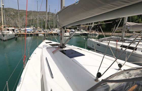 Sailboat HANSE 418 12.4m