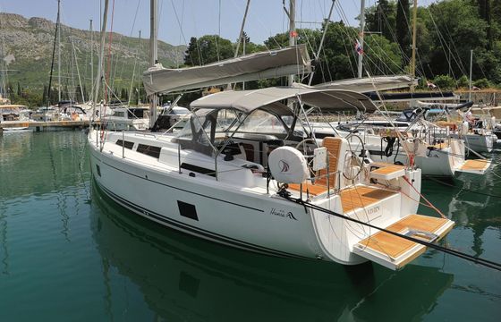 Sailboat HANSE 418 12.4m