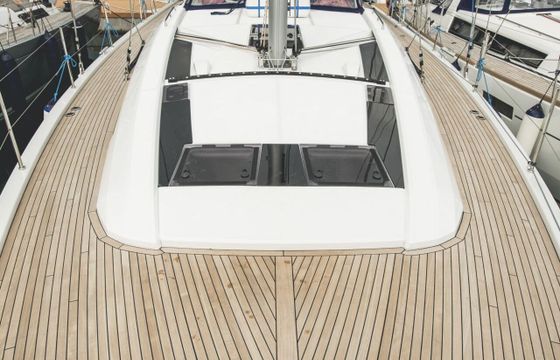 Sailboat BENETEAU OCEANIS 51.1 15.94m