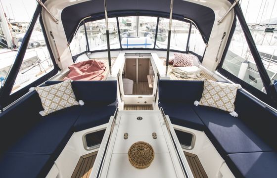 Sailboat BENETEAU OCEANIS 51.1 15.94m