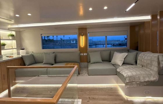 Motor yacht Lagoon Lagoon 400 1600hp