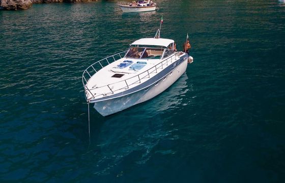 Motorboat Ferretti Estate 38 320hp
