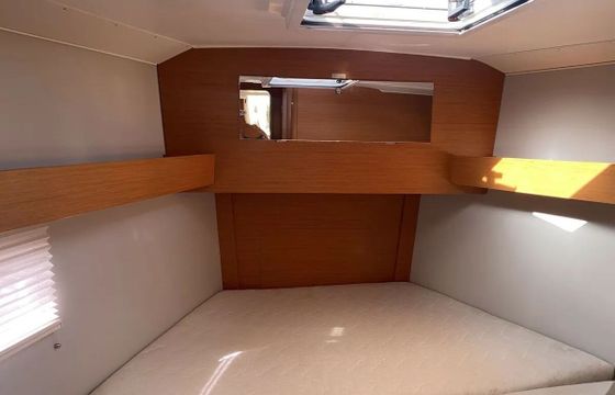 Sailboat Dufour 390 11m