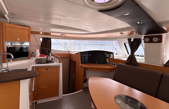 Catamaran Fountaine Pajot Lipari 41 11m