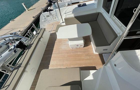 Catamaran Lagoon-Bénéteau Lagoon 40 - 4 + 2 cab  11.74m