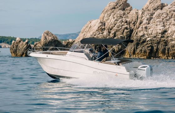 Motorboat Atlantic Marine Open 750 300hp