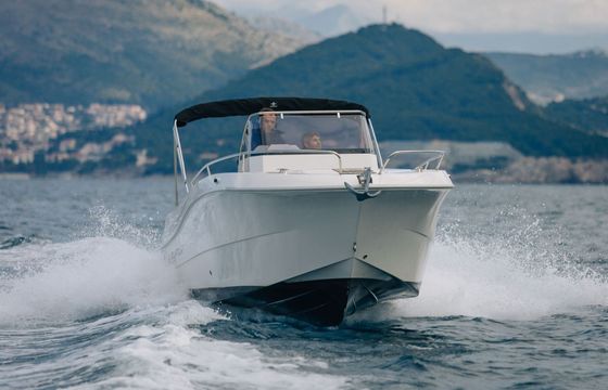 Motorboat Atlantic Marine Open 750 300hp