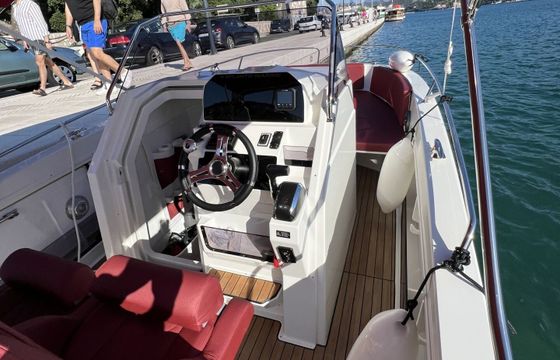 Motorboat Atlantic Marine Open 750 300hp