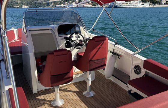 Motorboat Atlantic Marine Open 750 300hp