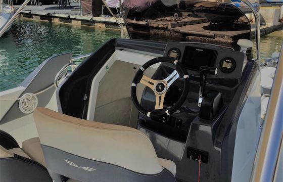 Motorboat BENETEAU 6.6 FLYERDECK 150hp